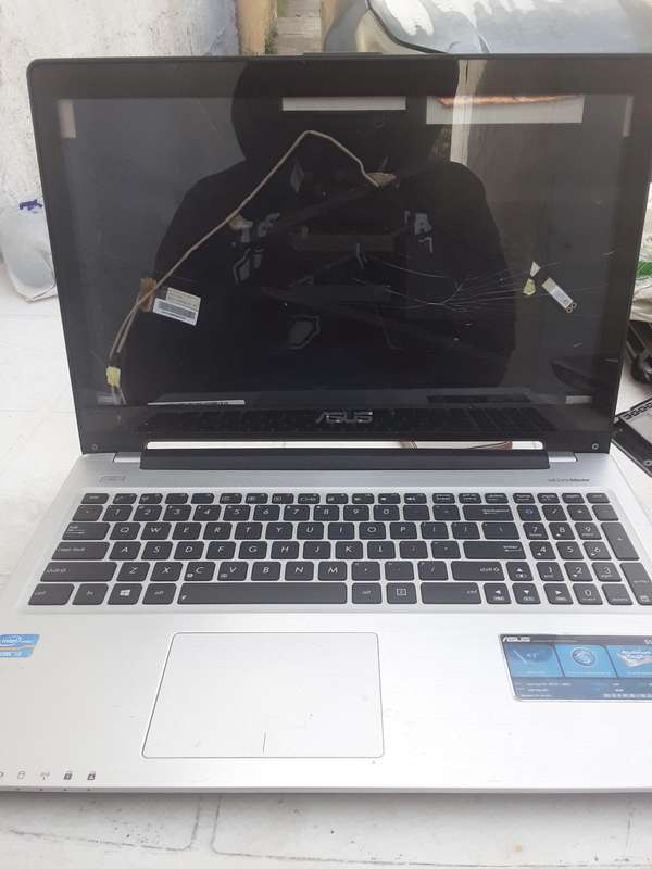 Faulty touch screen Asus i3 3 generation.