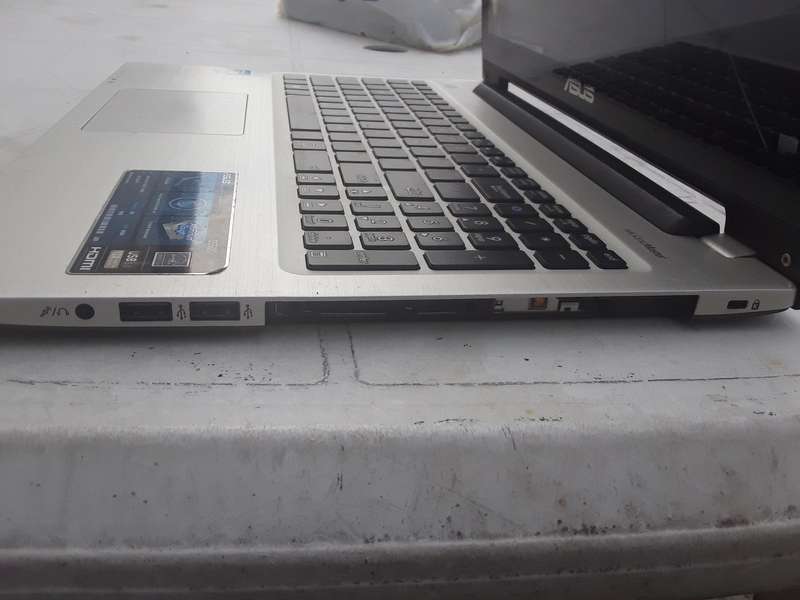 Faulty touch screen Asus i3 3 generation.