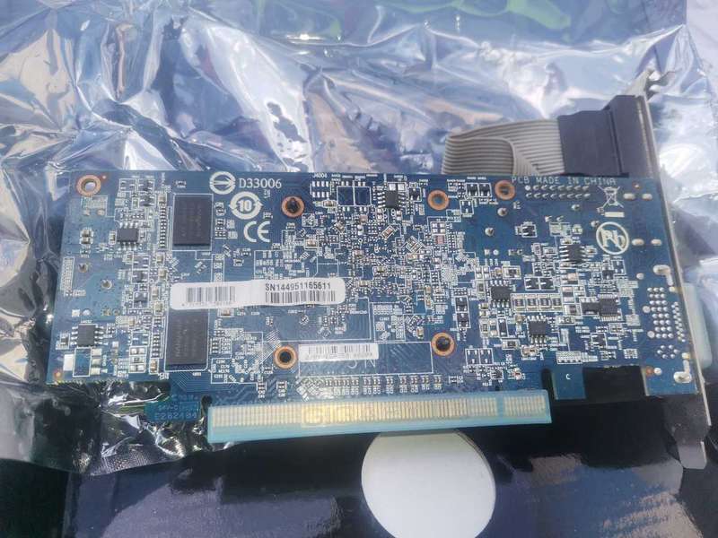 GIGABYTE DDR3 GRAPHIC CARD