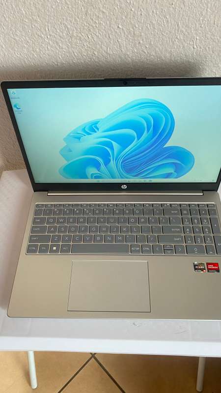 HP Laptop 15-fc0003ni