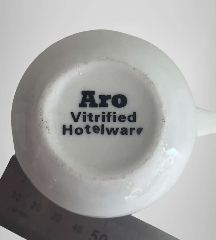 14-Piece Aro Vitrified Hotelware Set  7 Sugar Sachet Holders & 7 Mini Milk Jugs  Classic White