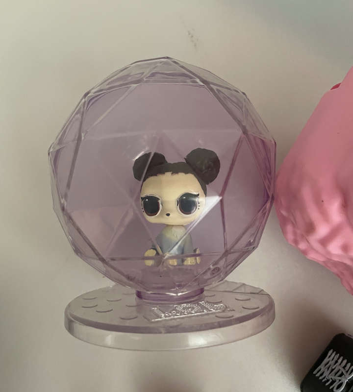 Preowned Girl Toy Collection: 2x LOL Surprise Dolls, Num Noms, Shopkins, 3x Banana - Reduced!