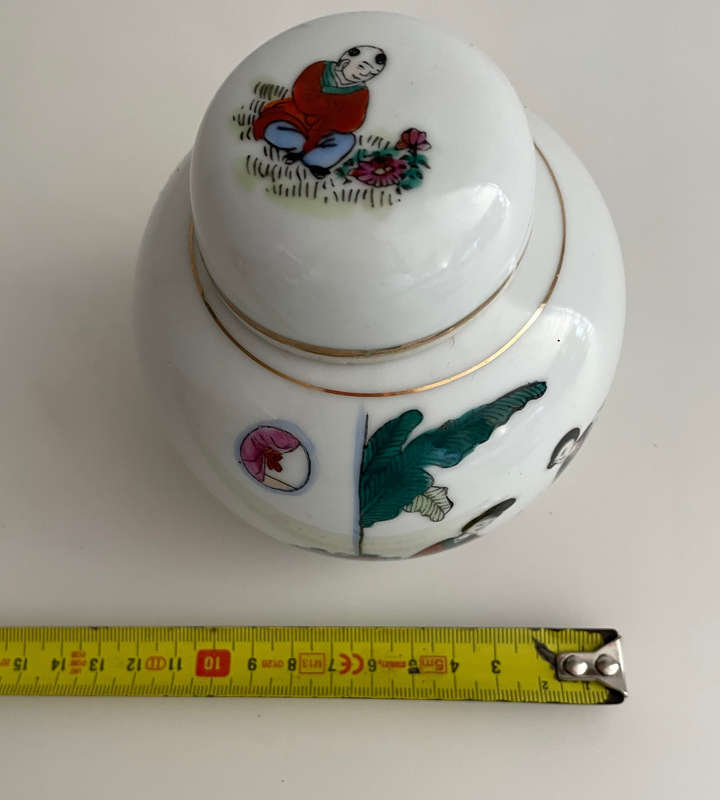Vintage Chinese Ginger Jar  Jingdezhen Porcelain, Garden Scene with Ladies  1960s, 12cm