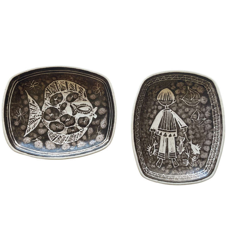 Pair of Vintage Mid-Century Wall Hanging Plates  Tibor Reich Style, Oriental Etchings, 163mm x 133m