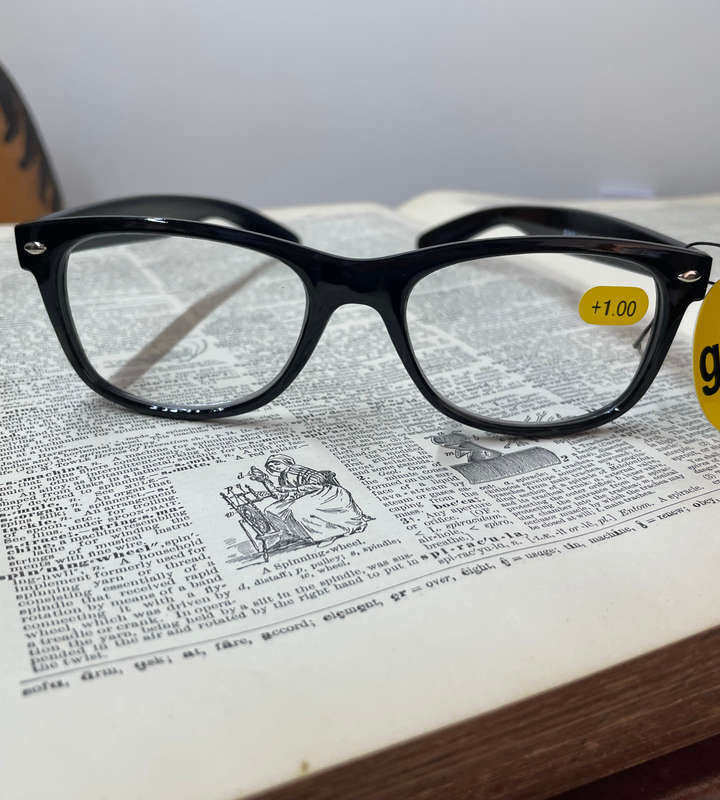 Stylish Glarë Eyeware Reading Glasses GL013 +1.00 - Sleek and Comfortable Design + Free Sunglasses
