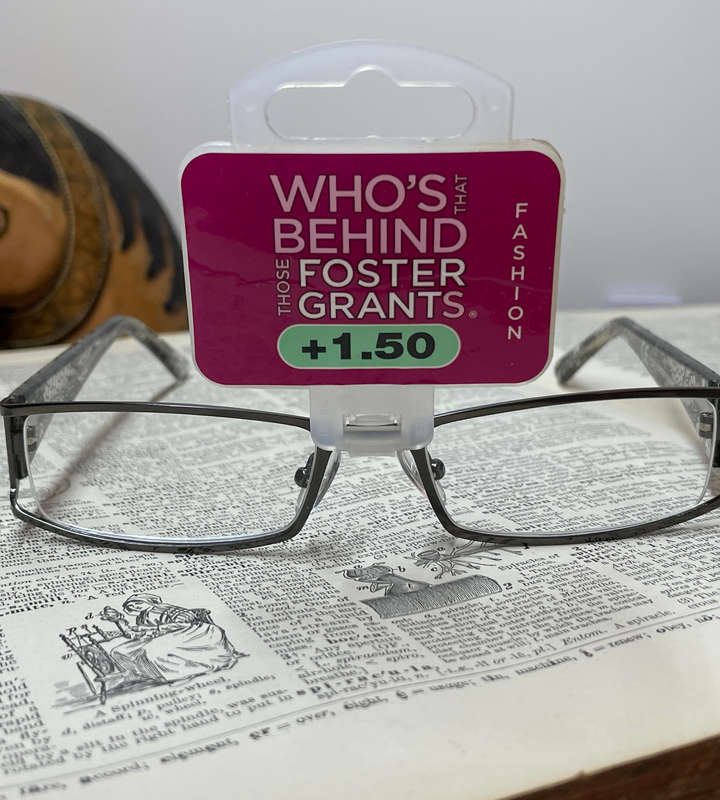 Foster Grant LO0413 +1.50 Reading Glasses - 52-18-140, PD62 ±2mm, Black Lace Sides + FREE Sunglasses