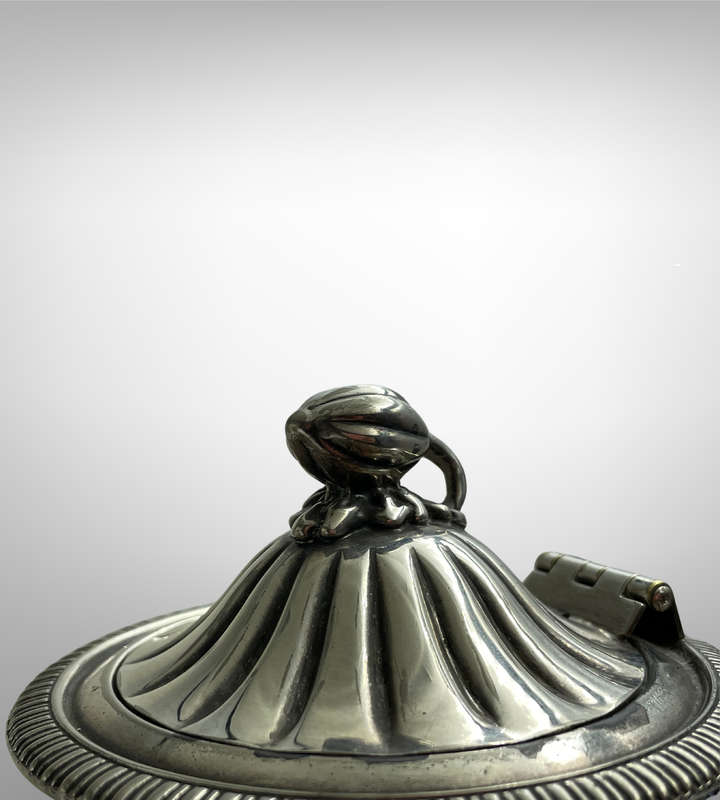 Vintage Oneida Melon Silver Tea Set  4 Piece | Coffee & Teapot | Bakelite Handles | SP on Copper