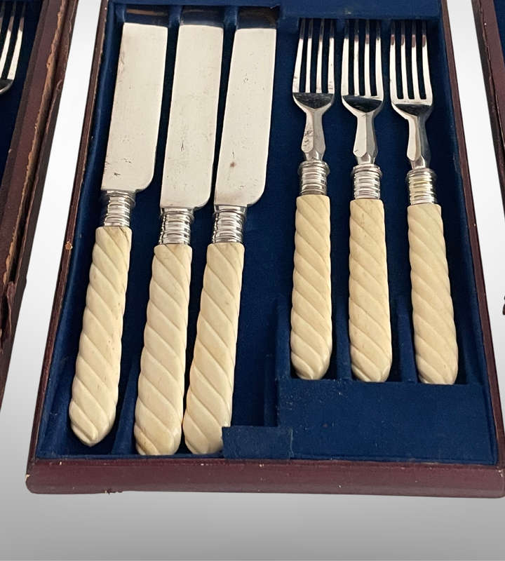 Antique Roberts & Belk silver-plated dessert cutlery set (12-piece) with cream handles -1890-1910