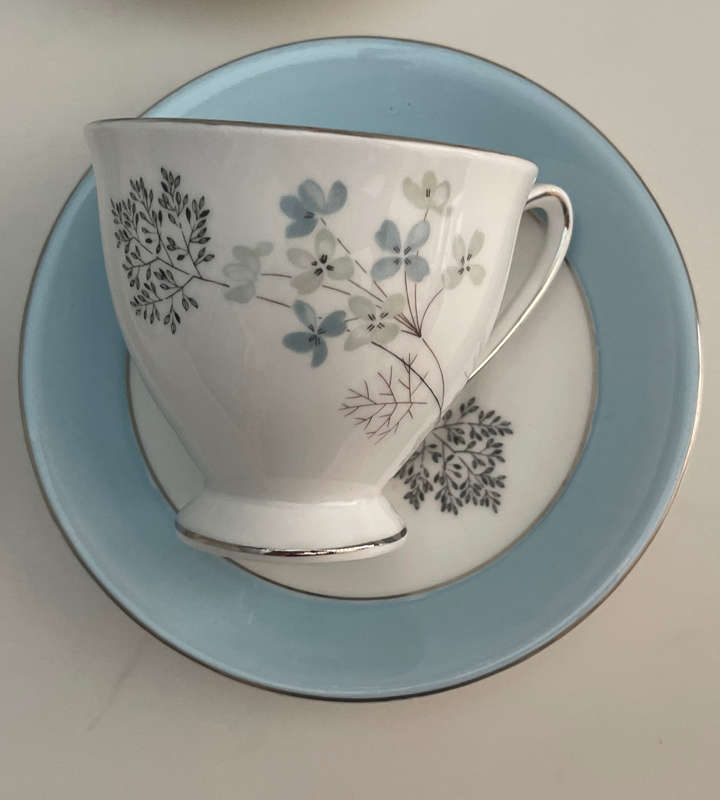 Vintage Sevron Blue Lace Royal Standard Fine Bone China Cups & Saucers Set (1950s-70s) - Made in Eng