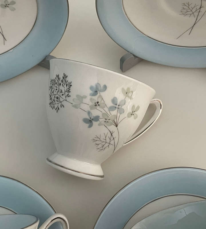 Vintage Sevron Blue Lace Royal Standard Fine Bone China Cups & Saucers Set (1950s-70s) - Made in Eng