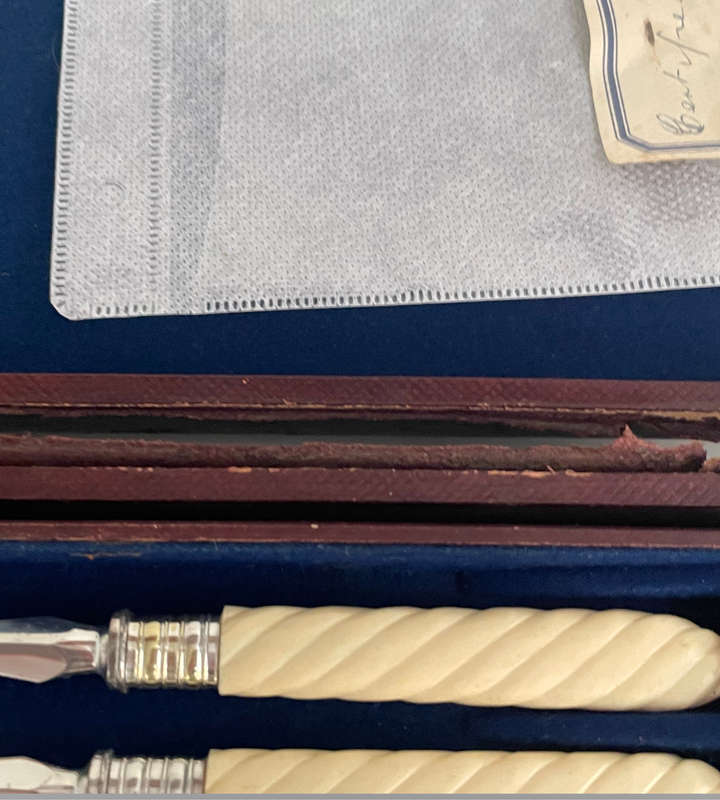 Antique Roberts & Belk silver-plated dessert cutlery set (12-piece) with cream handles -1890-1910