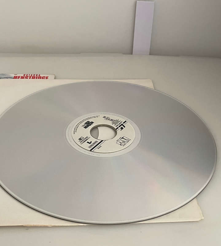 25 Classic & Collectible LaserDiscs  No Scratches! - Large Laser Discs