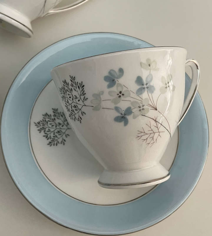 Vintage Sevron Blue Lace Royal Standard Fine Bone China Cups & Saucers Set (1950s-70s) - Made in Eng