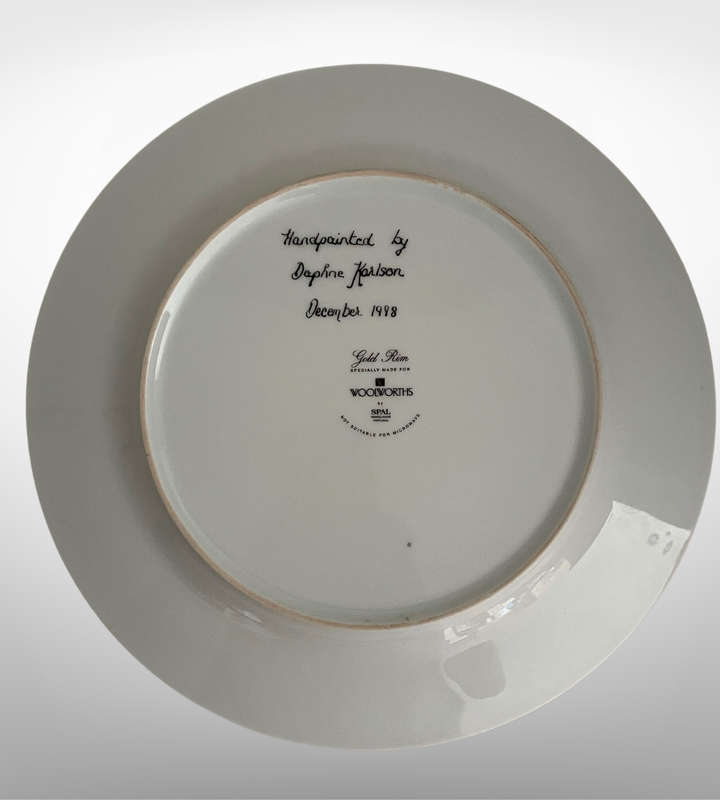 1 x Hand-Painted Wall Décor Plate by Daphne Karlson (1988)