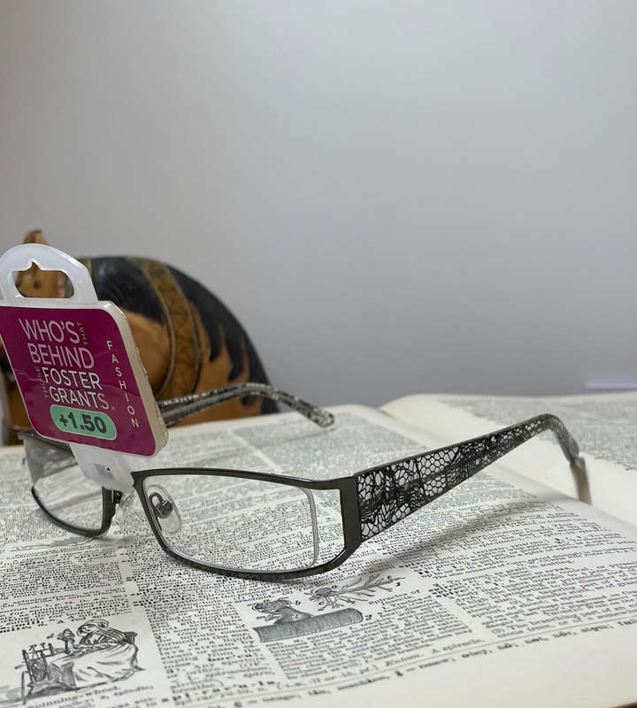 Foster Grant LO0413 +1.50 Reading Glasses - 52-18-140, PD62 ±2mm, Black Lace Sides + FREE Sunglasses