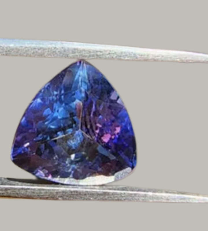 Bargain Trillion Cut 2.78ct Natural Tanzanite - GISA Certified- Huge Reduction in Price