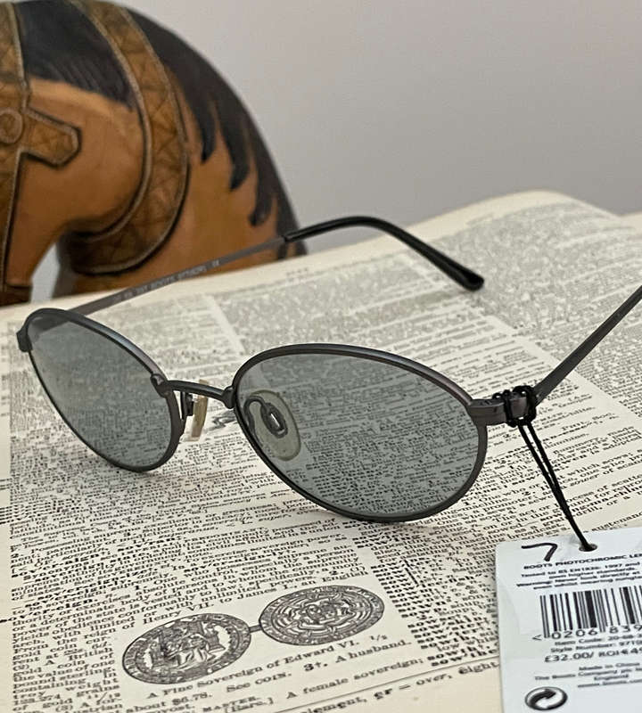 Boots Photochromic Sunglasses  Style 97T(82R), Adaptive Lenses for UV Protection