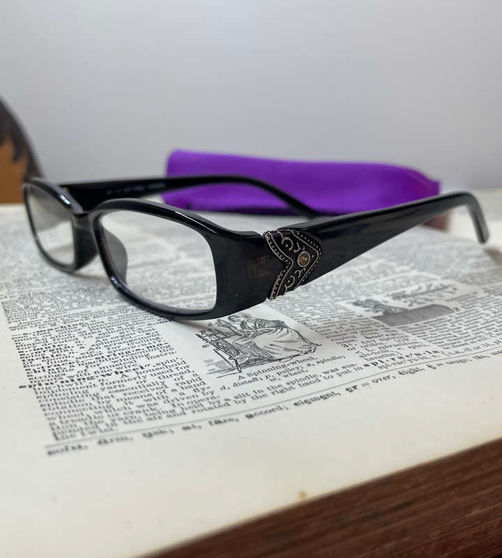 Foster Grant +1.00 Reading Glasses with Fabric Sleeve & 1x Free Photocromic Boots Reactolite