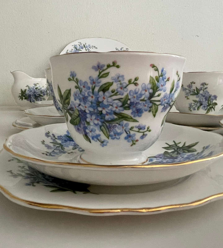 Vintage Royal Vale 21-Piece Bone China Tea Set  Blue Floral, Ridgway Potteries 1962