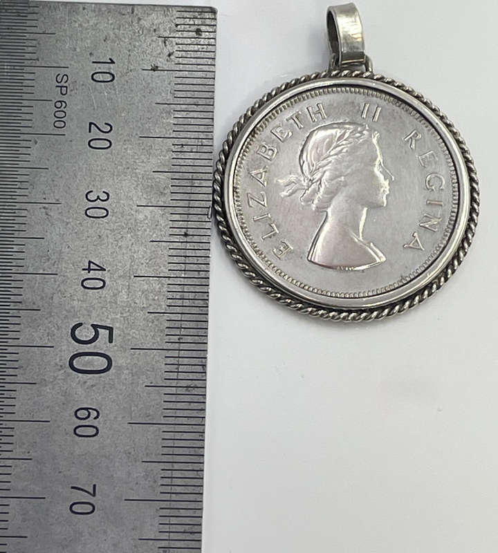 1953 South Africa 2½ Shilling Pendant  .925 Silver Filigree Mount, .500 Coin  17.6g, 45mm