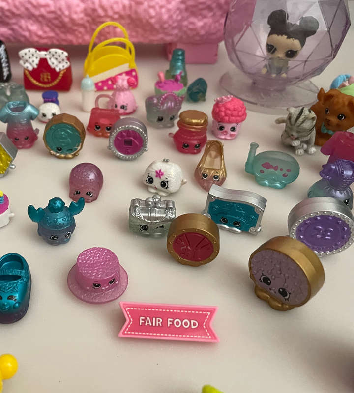 Preowned Girl Toy Collection: 2x LOL Surprise Dolls, Num Noms, Shopkins, 3x Banana - Reduced!