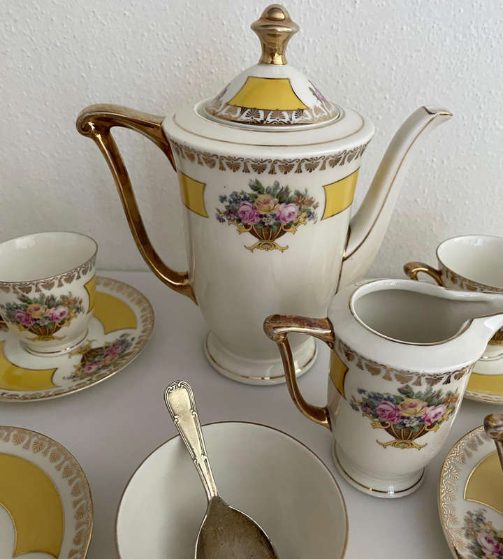 Vintage Protea China 15-Piece Tea Set  Yellow Floral with Gilt Trim