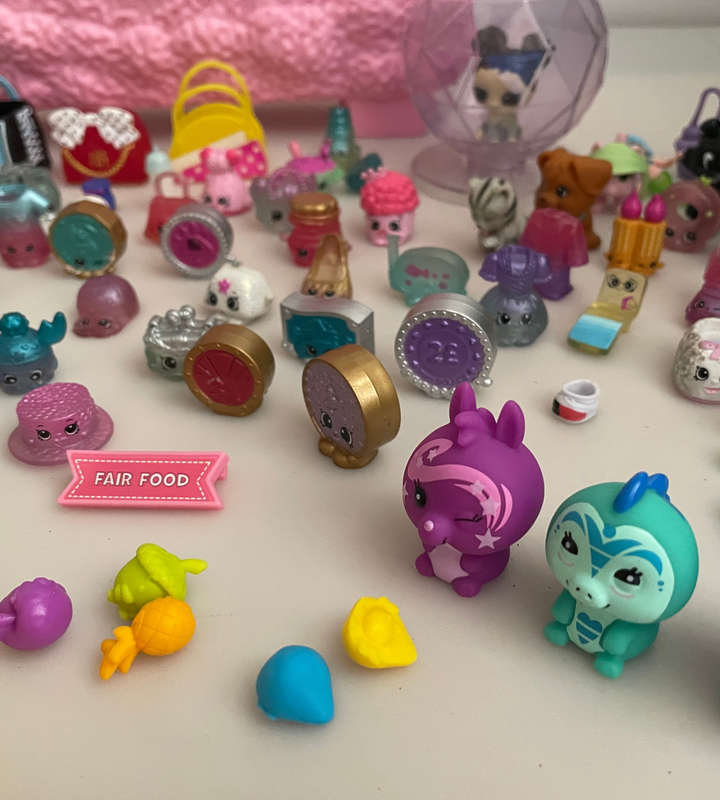 Preowned Girl Toy Collection: 2x LOL Surprise Dolls, Num Noms, Shopkins, 3x Banana - Reduced!