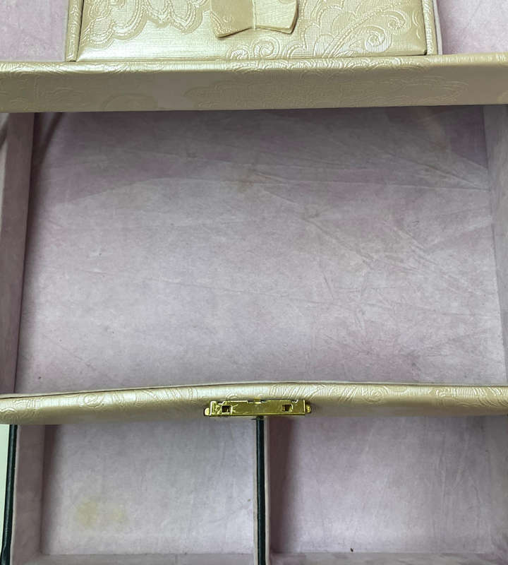 Elegant Large Vintage-Style Jewelry Box with Auto-Opening Drawer  Light Pearl Finish  273x197x170