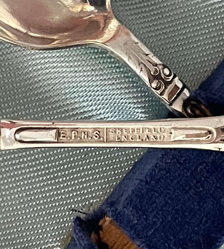 6 Vintage SIPELIA Sheffield England APOSTEL Silver Plate Spoons  Boxed Set  Superb Condition