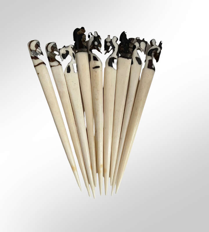 Hand carved Wooden Big 5 & Rhino Bar Set - Ideal for Outdoor Bar/Braai Area