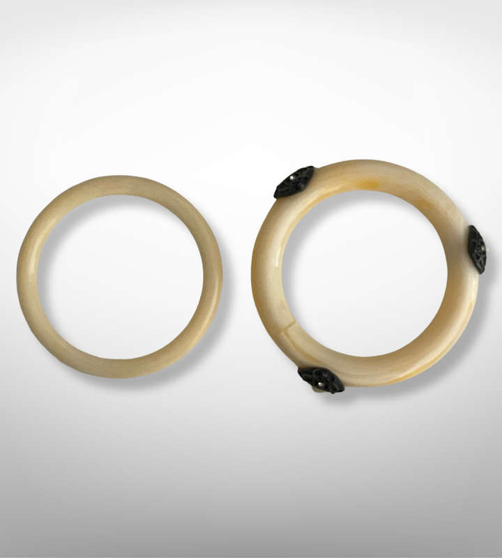 Rare 1940s Vintage Bakelite Marbled Bangles  Jeweled Chunky Cream Color Bakelite Bracelet Set
