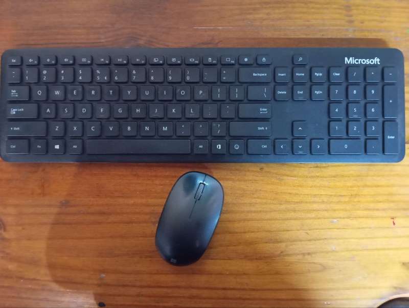 Microsoft Bluetooth Desktop Keyboard & Mouse