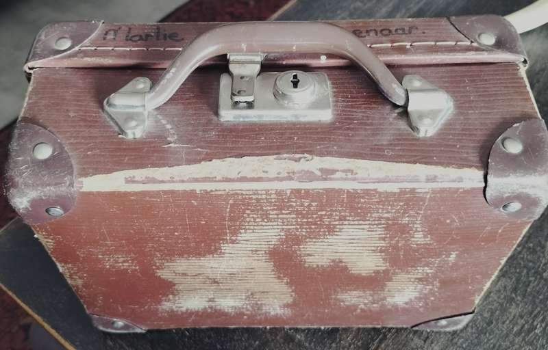 Small vintage Grade 1 school case - 26cm