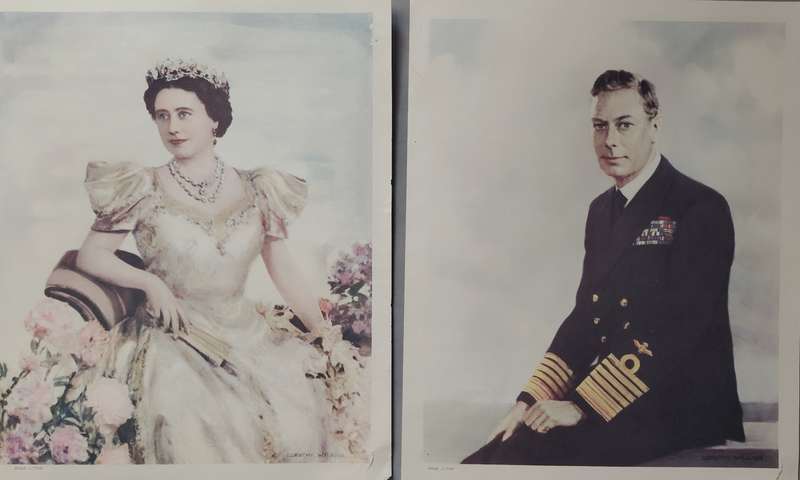 Royal family - litho prints (x5)