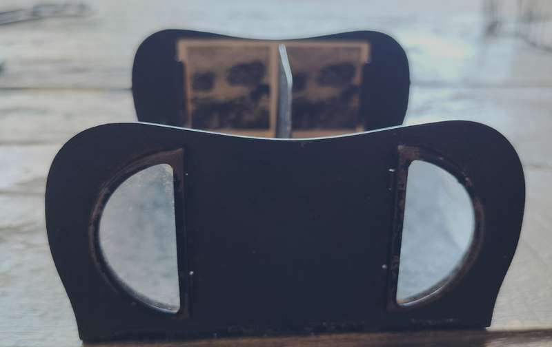 Little Cigarette Card Stereo Viewer with 50+ cards
