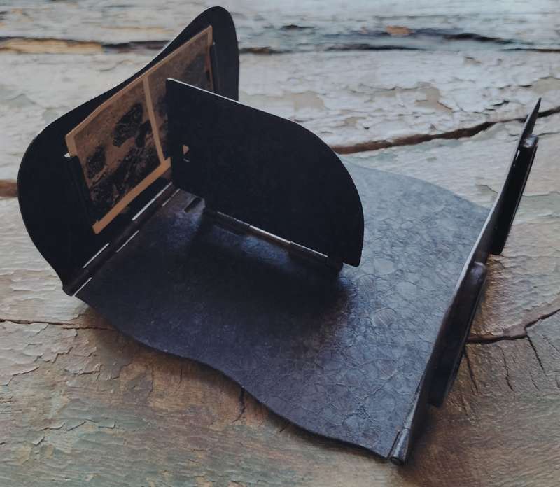 Little Cigarette Card Stereo Viewer with 50+ cards