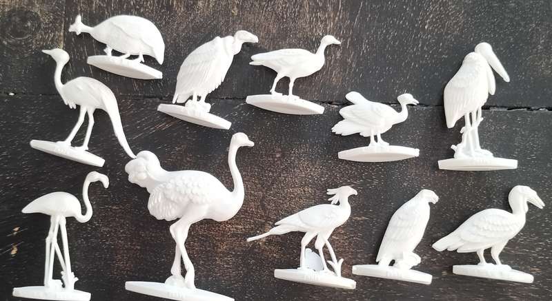 Vintage plastic charms (?) - Fanta advertising - SA birds (x11)