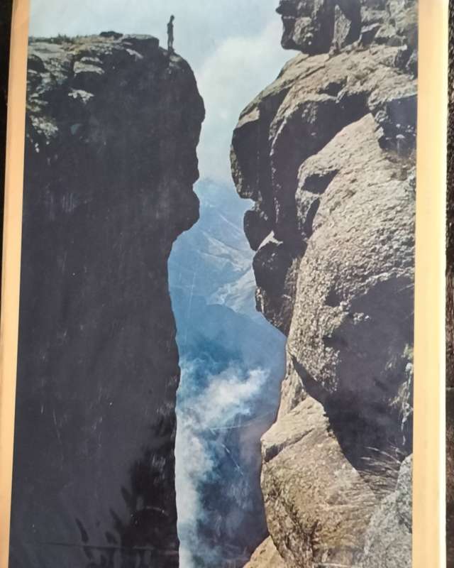 Barriers of Spears - Drama of the Drakensberg (1980) -