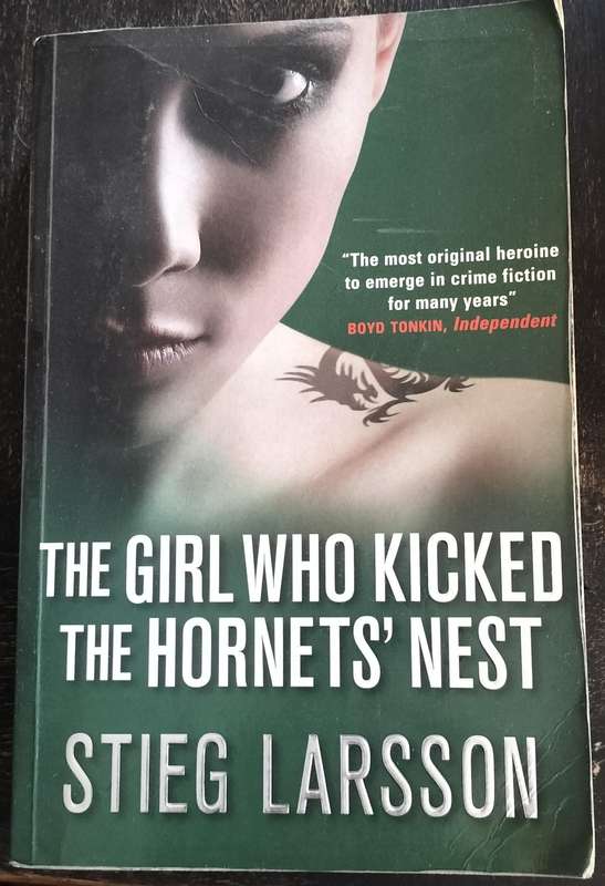 The girl who kicked the hornets' nest (Larsson 2009) - paperback