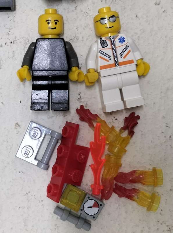 Lego - Emergency Vehicles (x4) and figurines (x10)