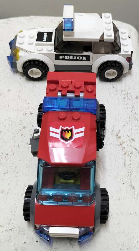 Lego - Emergency Vehicles (x4) and figurines (x10)