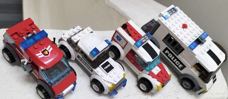 Lego - Emergency Vehicles (x4) and figurines (x10)