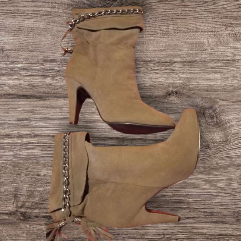Ladies Size 4 Ankle Boots