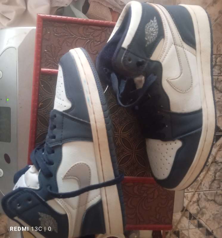 Nike Jordan's UK size 6-Fits a Size a 5 Comfortably-Blue Grey White And Silver