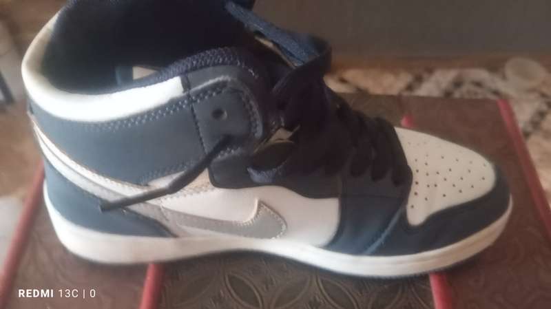 Nike Jordan's UK size 6-Fits a Size a 5 Comfortably-Blue Grey White And Silver