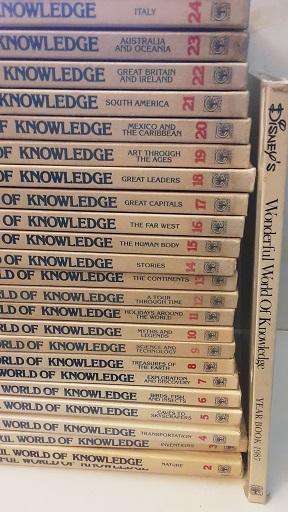Books : Set of Disney's Wonderful World of Knowledge in colour , Volumes 1 to 25