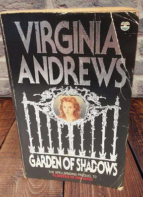 Book : Gardens of Shadows - Virginia Andrews