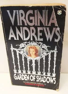 Book : Gardens of Shadows - Virginia Andrews