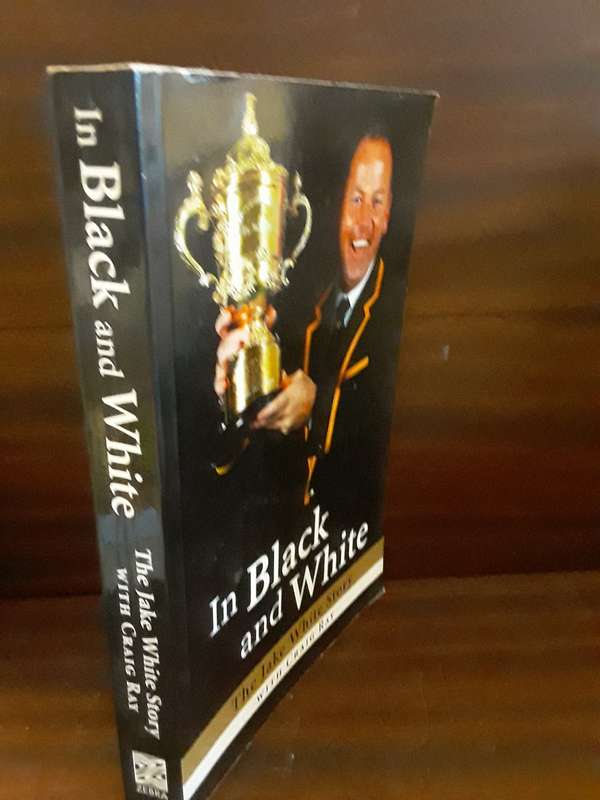 Books  :   In Black and White , Jake White Story