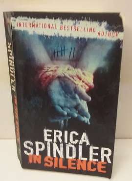 Book :  In Silence - Erica Spindler